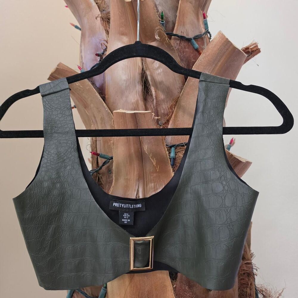Prettylittlething Women's Green and Grey Crop-top